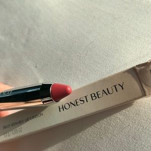 Honest Beauty truly kissable lip crayon